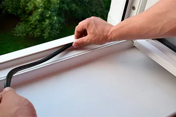 Замена уплотнителя на пластиковых окнах