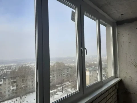 Остекление лоджии с видом на город — Саратов